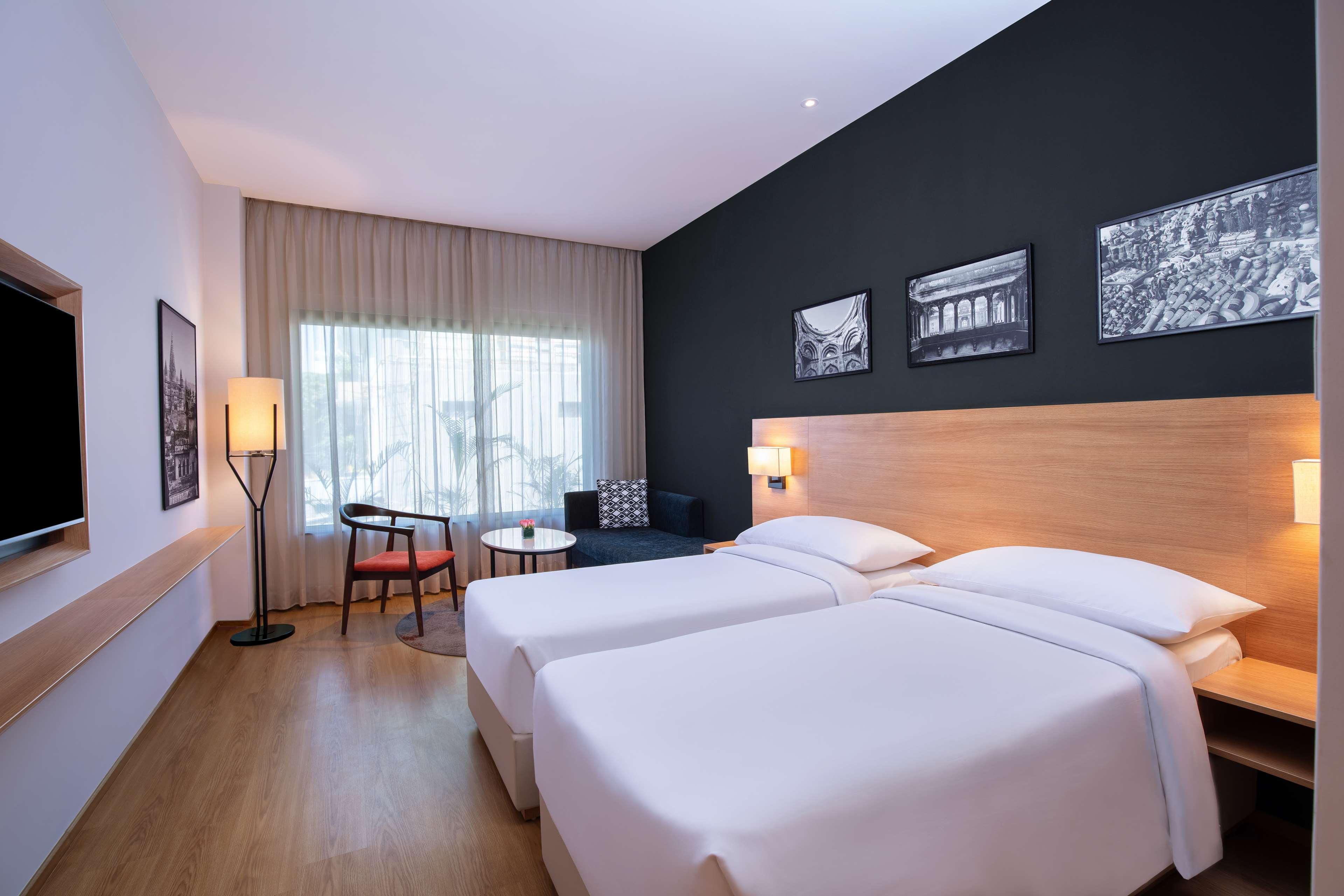 Park Inn By Radisson Gwalior Esterno foto