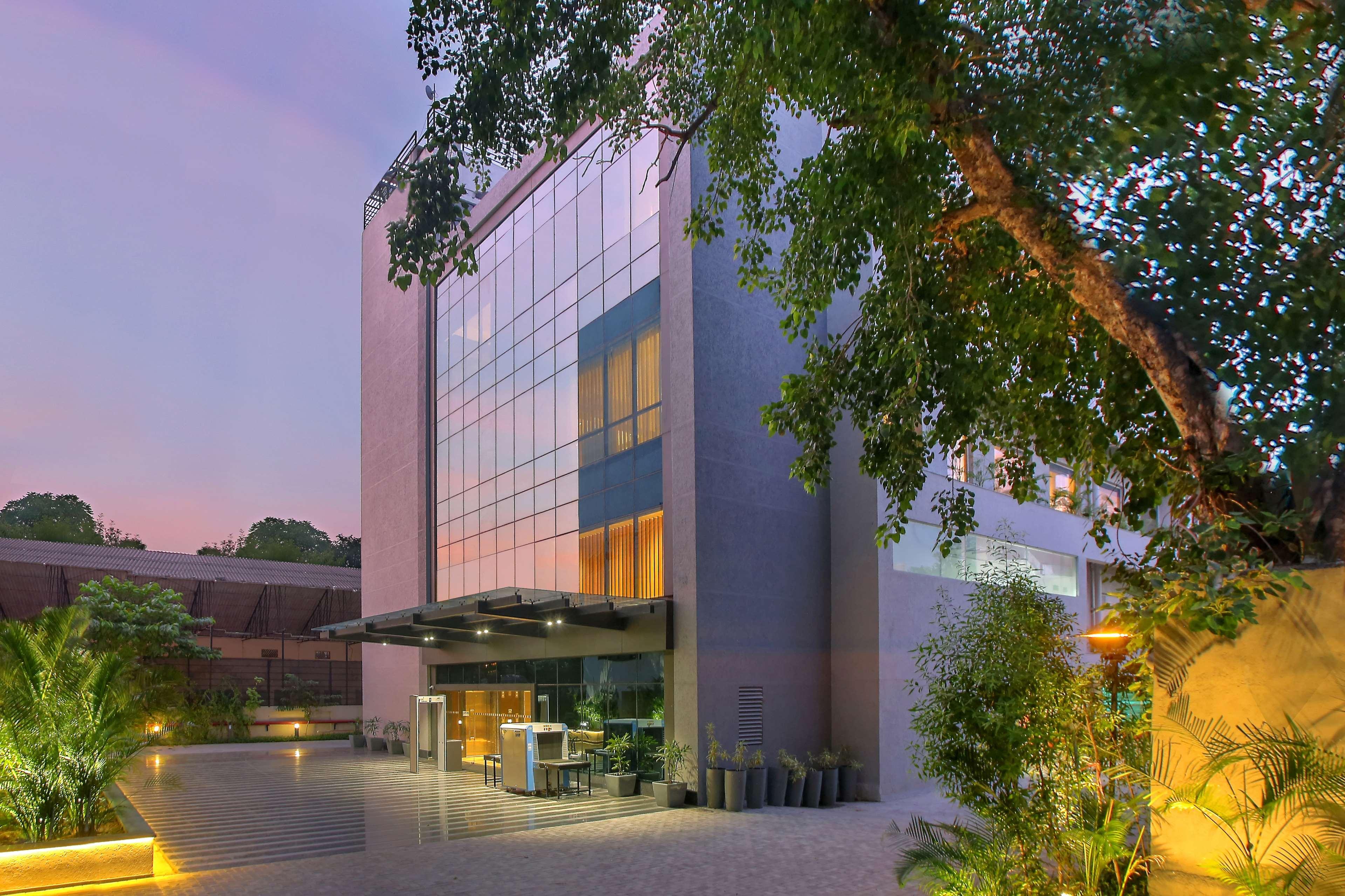 Park Inn By Radisson Gwalior Esterno foto