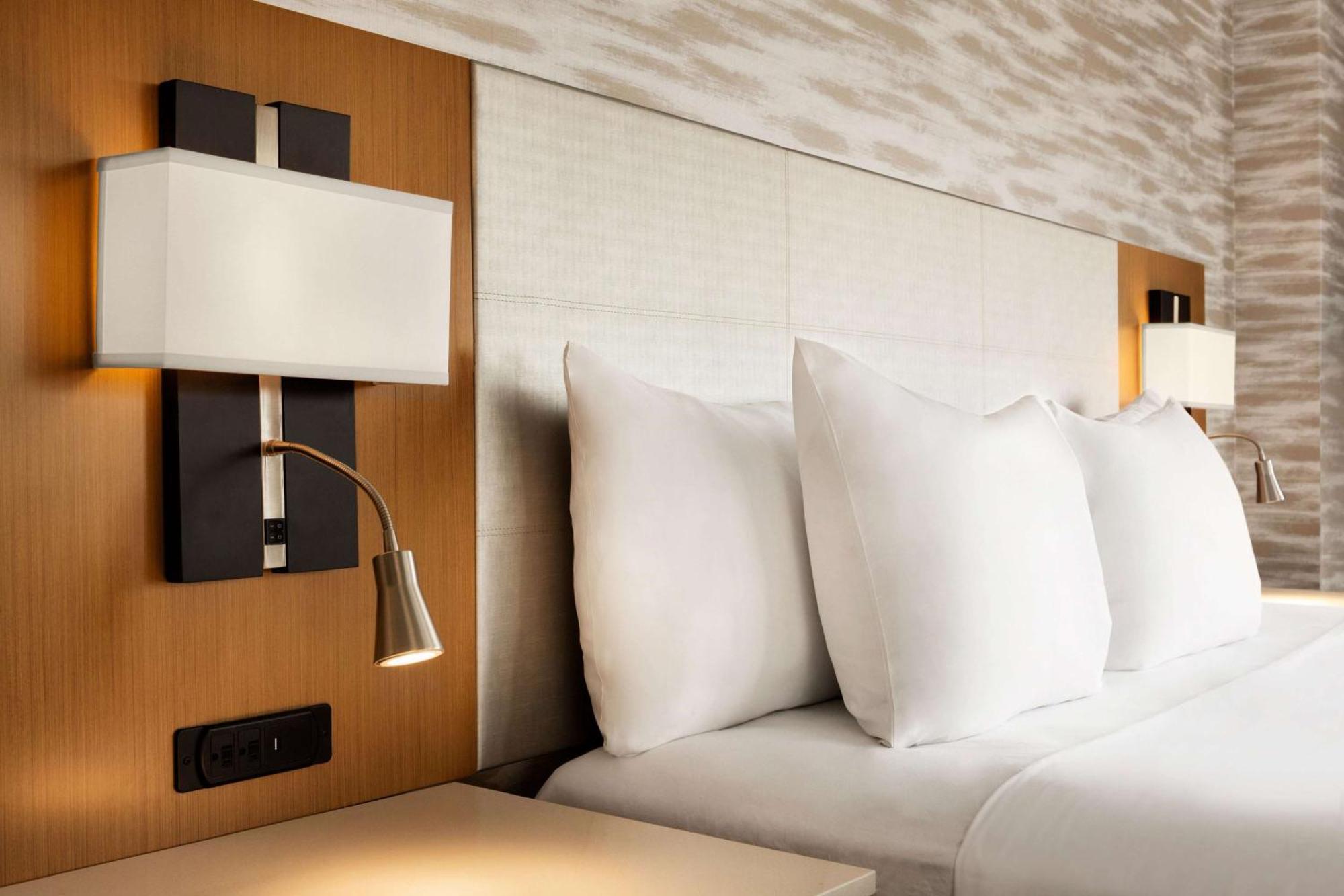 Park Inn By Radisson Gwalior Esterno foto